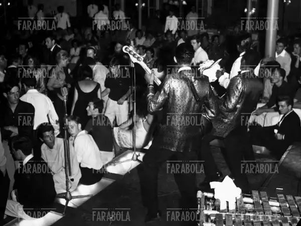 Twist alla discoteca La Bussola, Forte dei Marmi, anni 60 - Farabola Immagine digitale