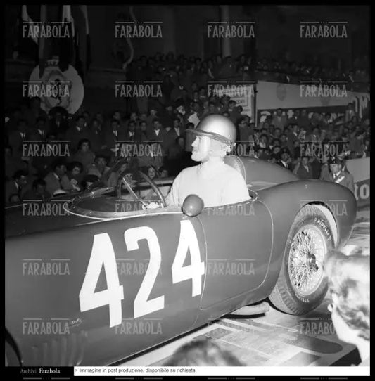 Umberto Maglioli su OSCA MT4, Mille Miglia, 1956 - Farabola Immagine digitale