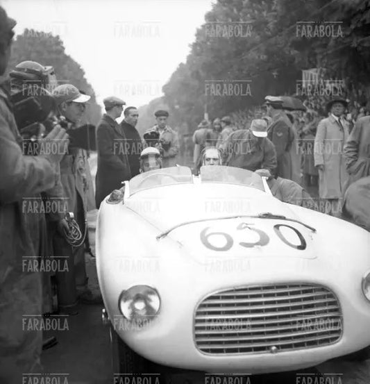 Umberto Marzotto e Franco Cristaldi su Ferrari 166 MM Barchetta Touring, Mille Miglia, 1950 - Farabola Immagine digitale