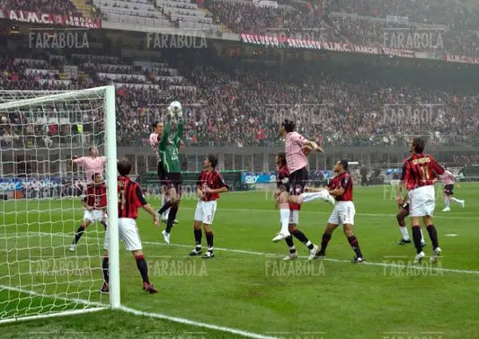 Un momento della partita Milan vs Palermo, Milano, 2005 - Farabola Immagine digitale