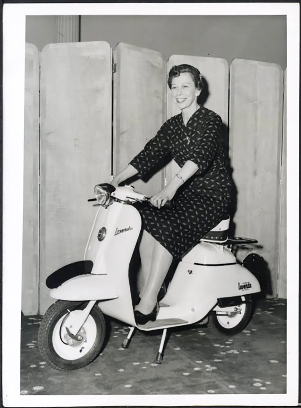 Uno dei primi mini scooter 1961 Ft 38082 - Stampa 20x15 cm - Farabola Stampa ai sali d'argento