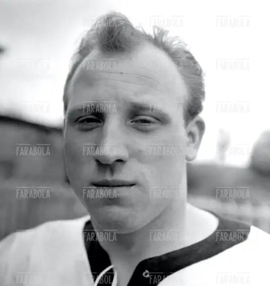 Uwe Seeler durante il ritiro della Germania, Mondiali di calcio in Cile, 1962 - Farabola Immagine digitale