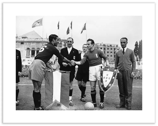 Valentino Mazzola e Chico Ferreira, Italia-Portogallo 1949 - Farabola Fotografia