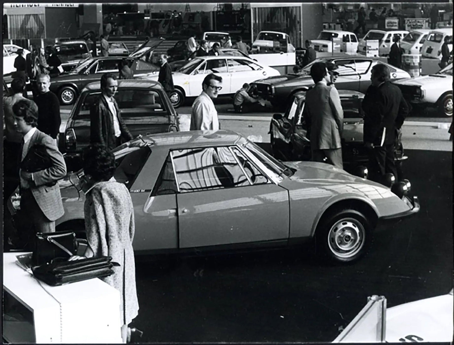 Veduta Salone Auto Parigi 1971 Ft 36483 - Stampa 24x18 cm - Farabola Stampa ai sali d'argento