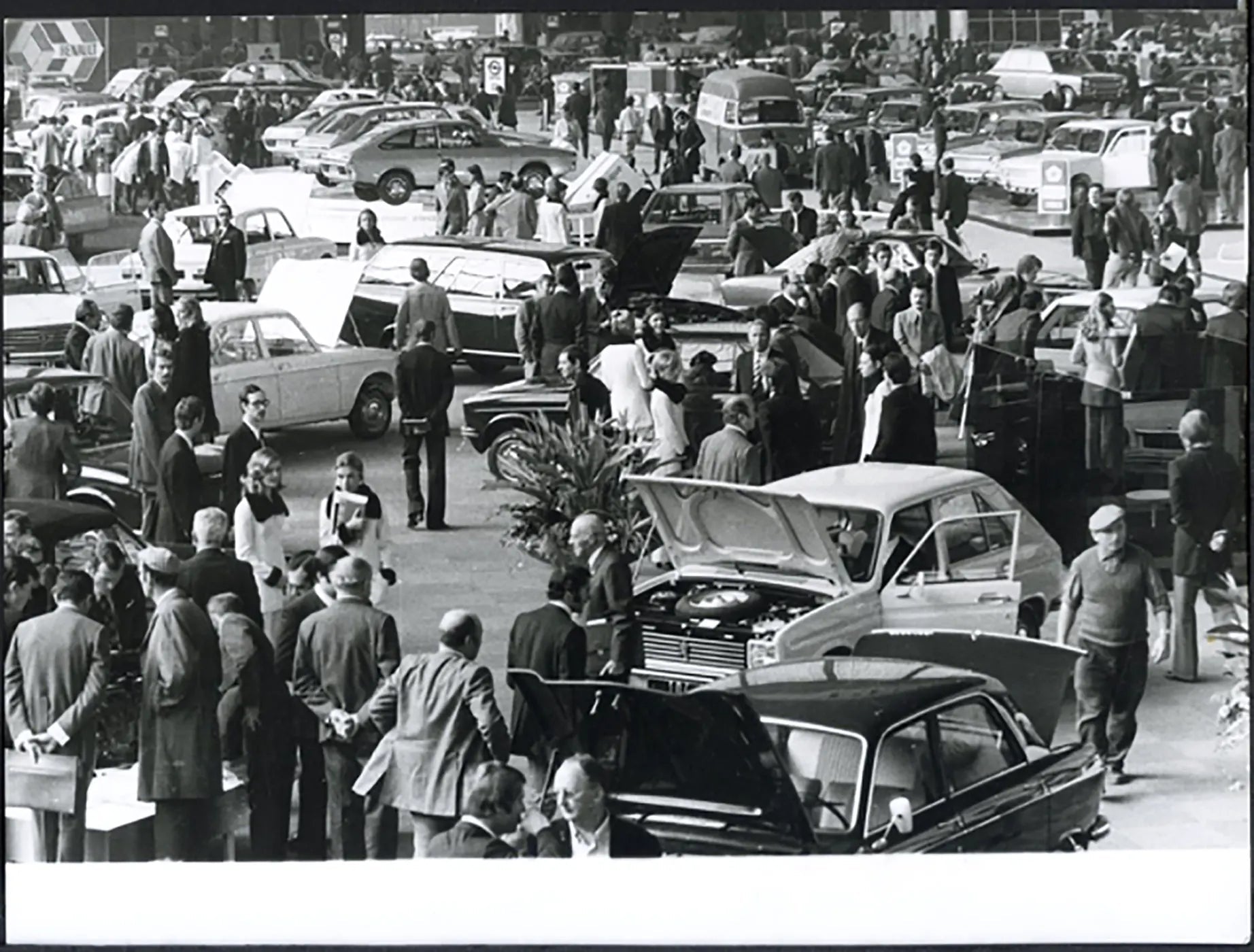 Veduta Salone Auto Parigi 1972 Ft 36503 - Stampa 24x18 cm - Farabola Stampa ai sali d'argento