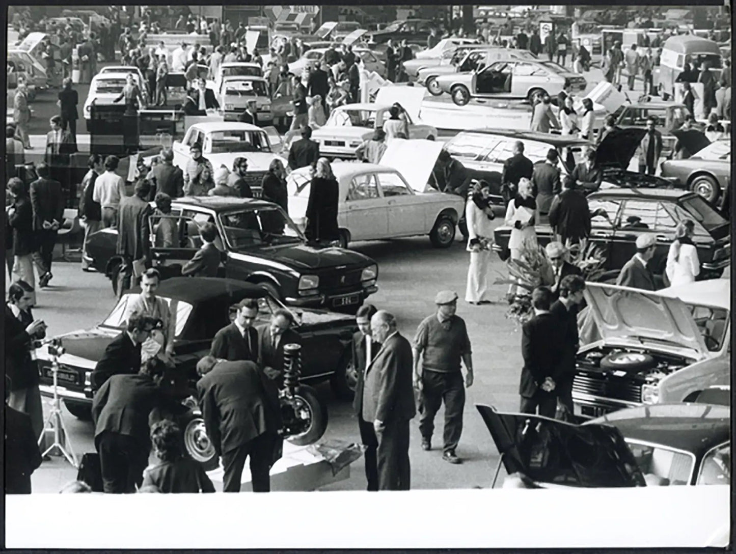 Veduta Salone Auto Parigi 1972 Ft 36507 - Stampa 24x18 cm - Farabola Stampa ai sali d'argento