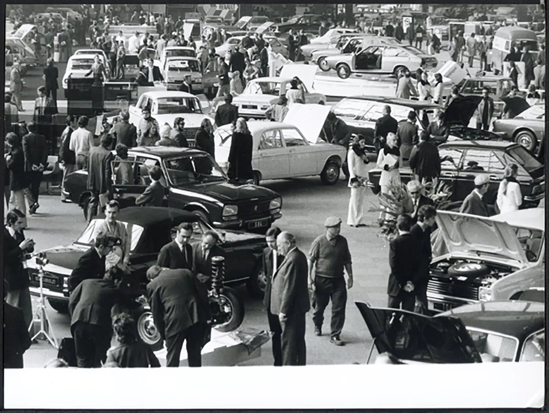 Veduta Salone Auto Parigi 1972 Ft 36507 - Stampa 24x18 cm - Farabola Stampa ai sali d'argento