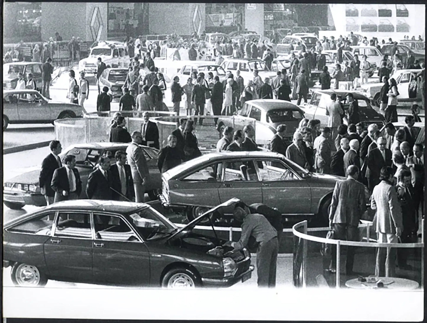 Veduta Salone Auto Parigi 1973 Ft 36518 - Stampa 24x18 cm - Farabola Stampa ai sali d'argento