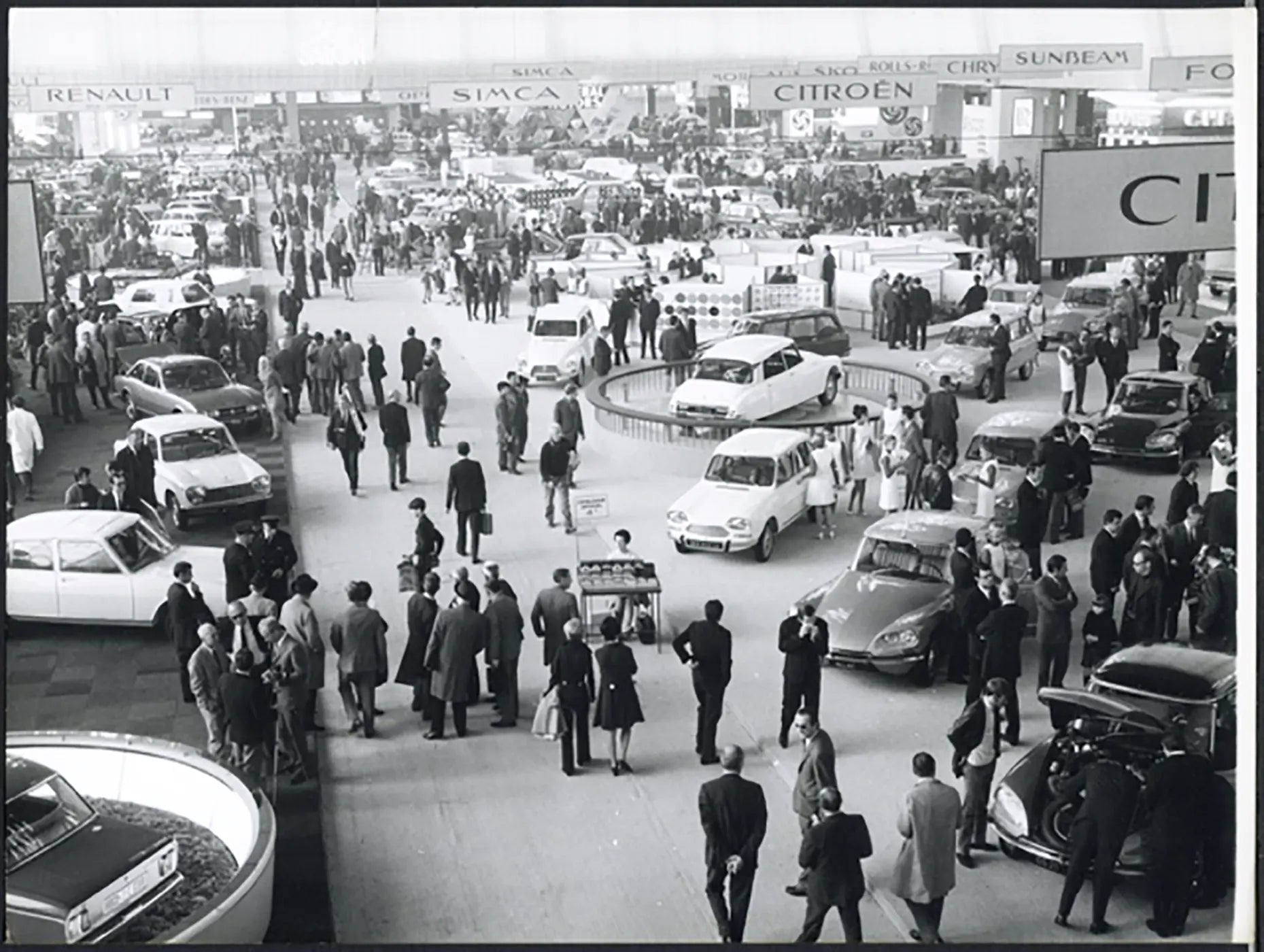Veduta Salone Auto Parigi 1979 Ft 36711 - Stampa 24x18 cm - Farabola Stampa ai sali d'argento