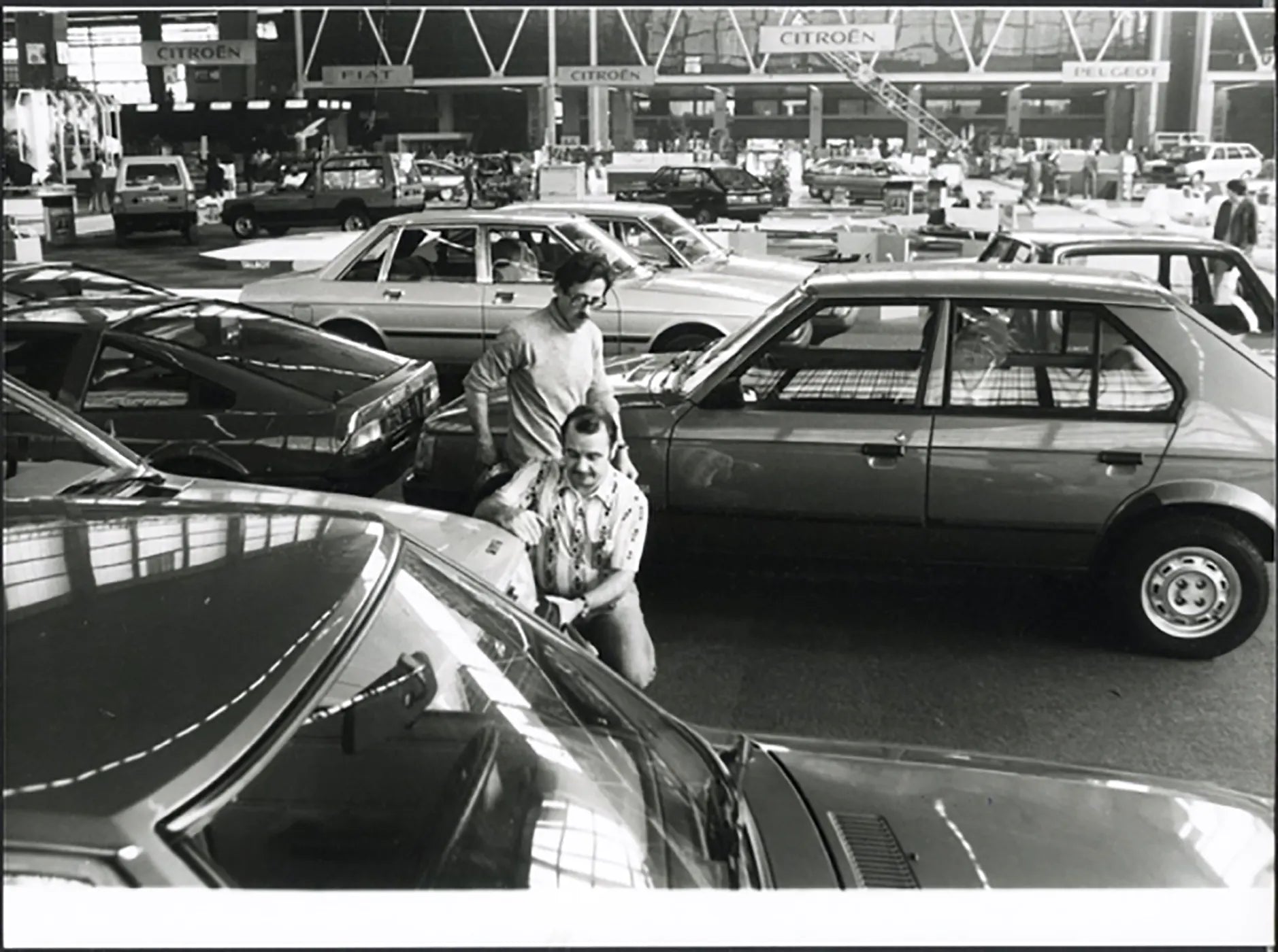 Veduta Salone Auto Parigi 1980 Ft 37020 - Stampa 24x18 cm - Farabola Stampa ai sali d'argento