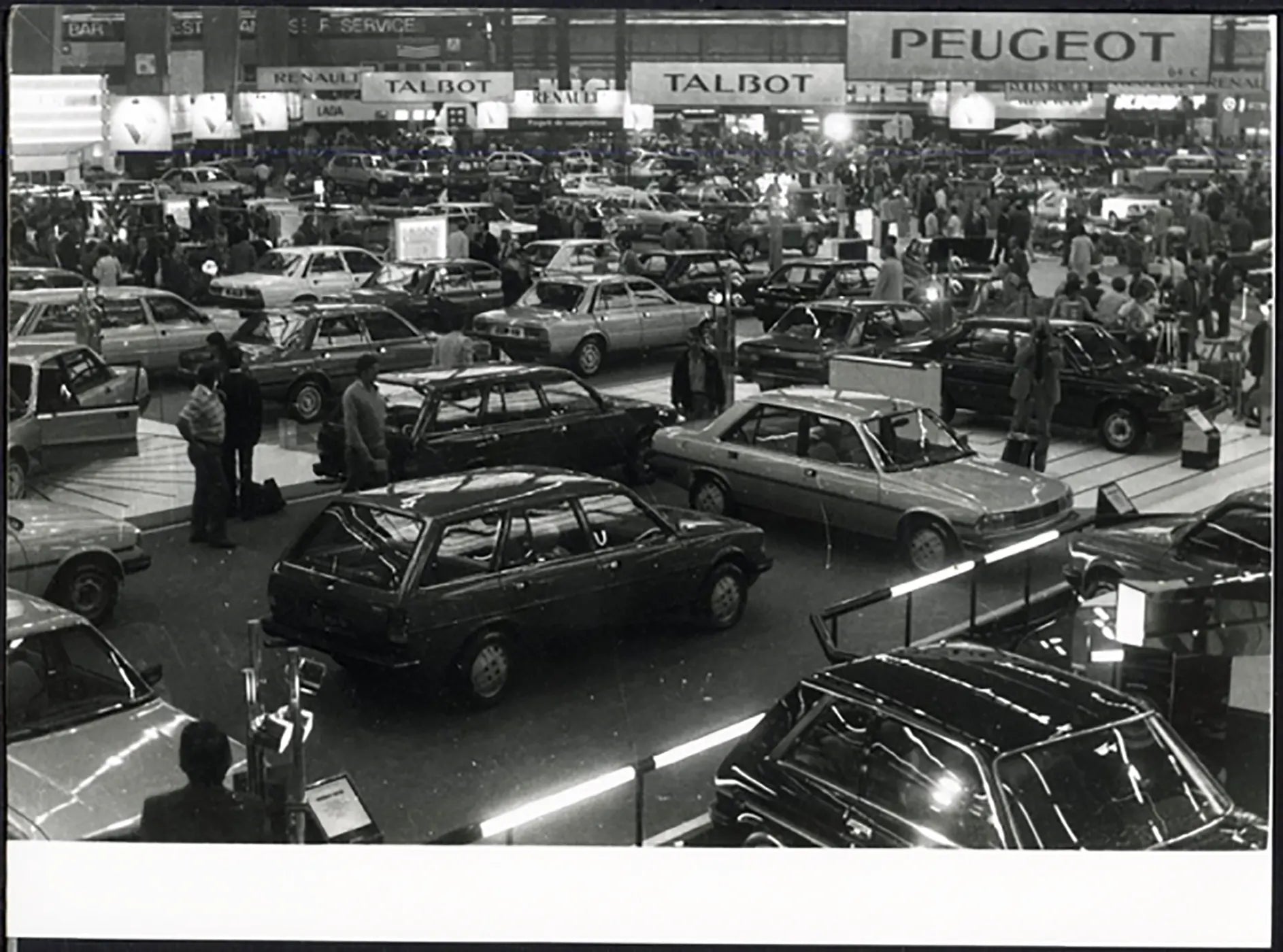 Veduta Salone Auto Parigi 1982 Ft 37162 - Stampa 24x18 cm - Farabola Stampa ai sali d'argento