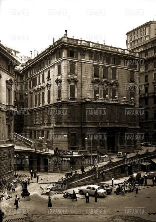 Via Martiri Piaggio, Genova, 1956 - Farabola Immagine digitale