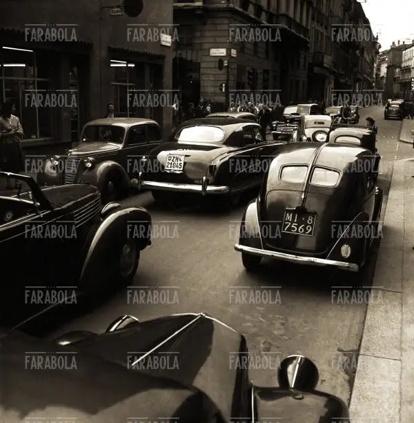 Via Montenapoleone, Milano, 1948 - Farabola Immagine digitale