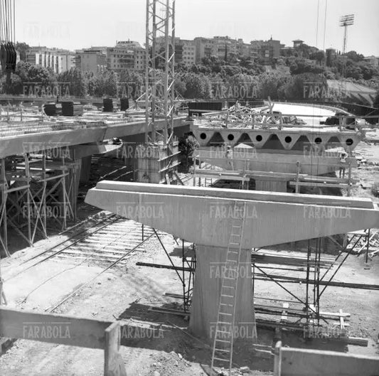 Via Olimpica in costruzione, Roma, 1960 - Farabola Immagine digitale