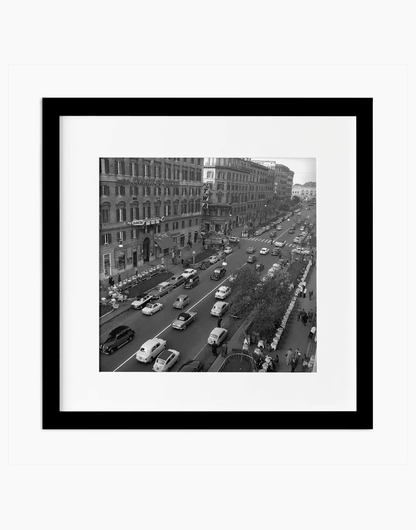 Via Veneto, Roma 1959 — stampa fine art con cornice nera