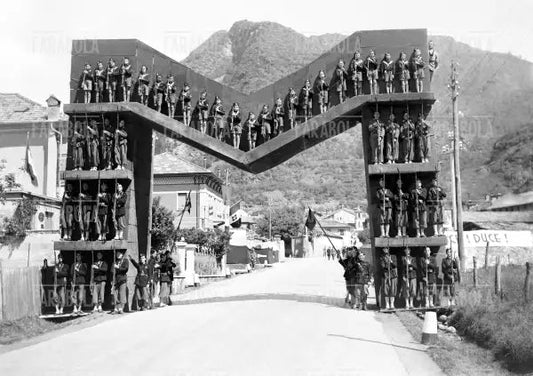 Viaggio in Piemonte di Benito Mussolini, 1939 - Farabola Immagine digitale