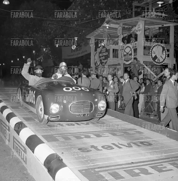 Vielmi e Loda su Siata - Fiat Fenocchio 750, Mille Miglia, 1955 - Farabola Immagine digitale