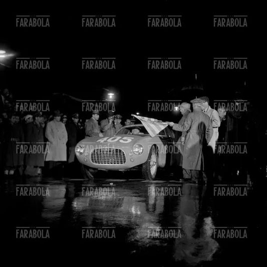 Villoresi su Ferrari 340, Mille Miglia, 1951 - Farabola Immagine digitale