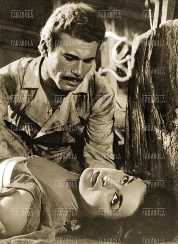 Vincenzo Musolino e Silvana Pampanini nel film Noi Cannibali, 1953 - Farabola Immagine digitale
