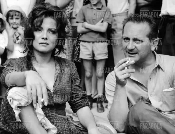 Virna Lisi e Pasquale Festa Campanile sul set del film La ragazza e il Generale, 1967 - Farabola Immagine digitale