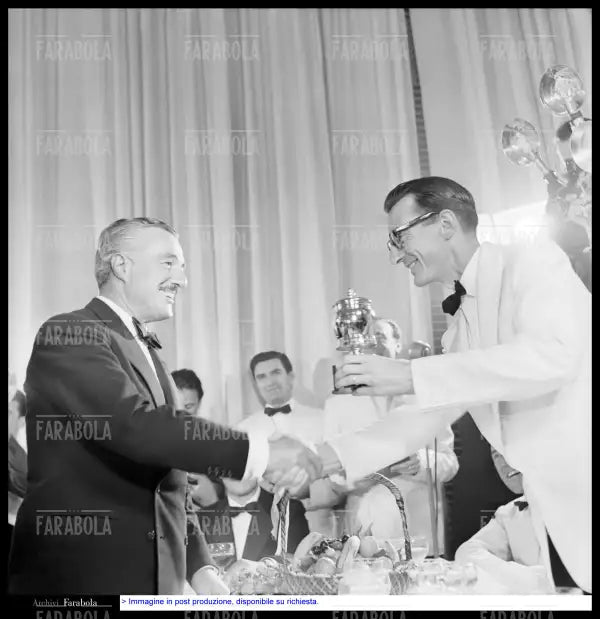 Vittorio De Sica e Carlo Lizzani, Grolle d'Oro, 1955 - Farabola Immagine digitale
