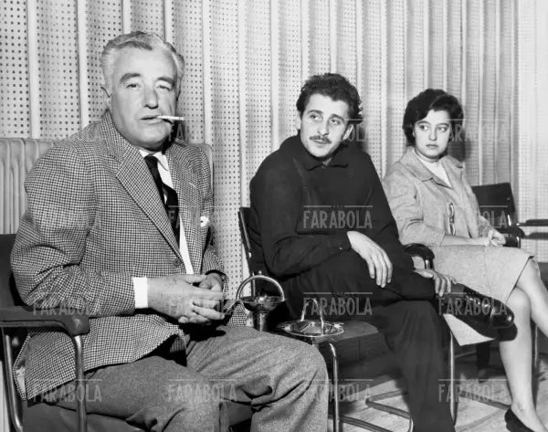 Vittorio De Sica e Domenico Modugno sul set del film Nel blu dipinto di blu, 1959 - Farabola Immagine digitale