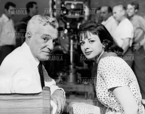 Vittorio De Sica e Sandra Milo sul set del film Il Generale Della Rovere, 1959 - Farabola Immagine digitale