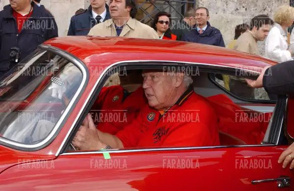 Vittorio Emanuele di Savoia su su Alfa Romeo 1900 SS del 1955, Mille Miglia, 2004 - Farabola Immagine digitale