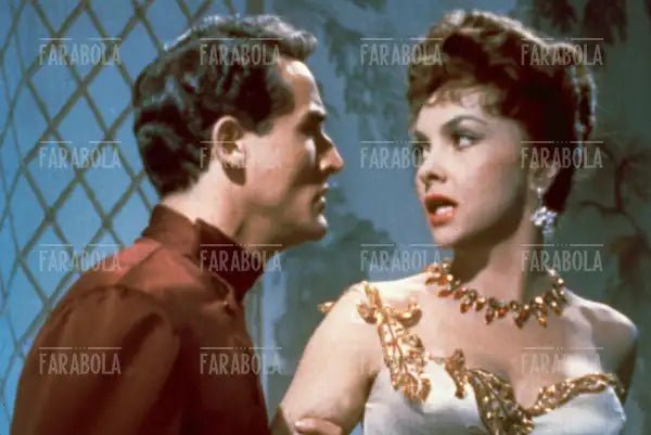 Vittorio Gassman e Gina Lollobrigida nel film La donna più bella del mondo, 1955 - Farabola Immagine digitale