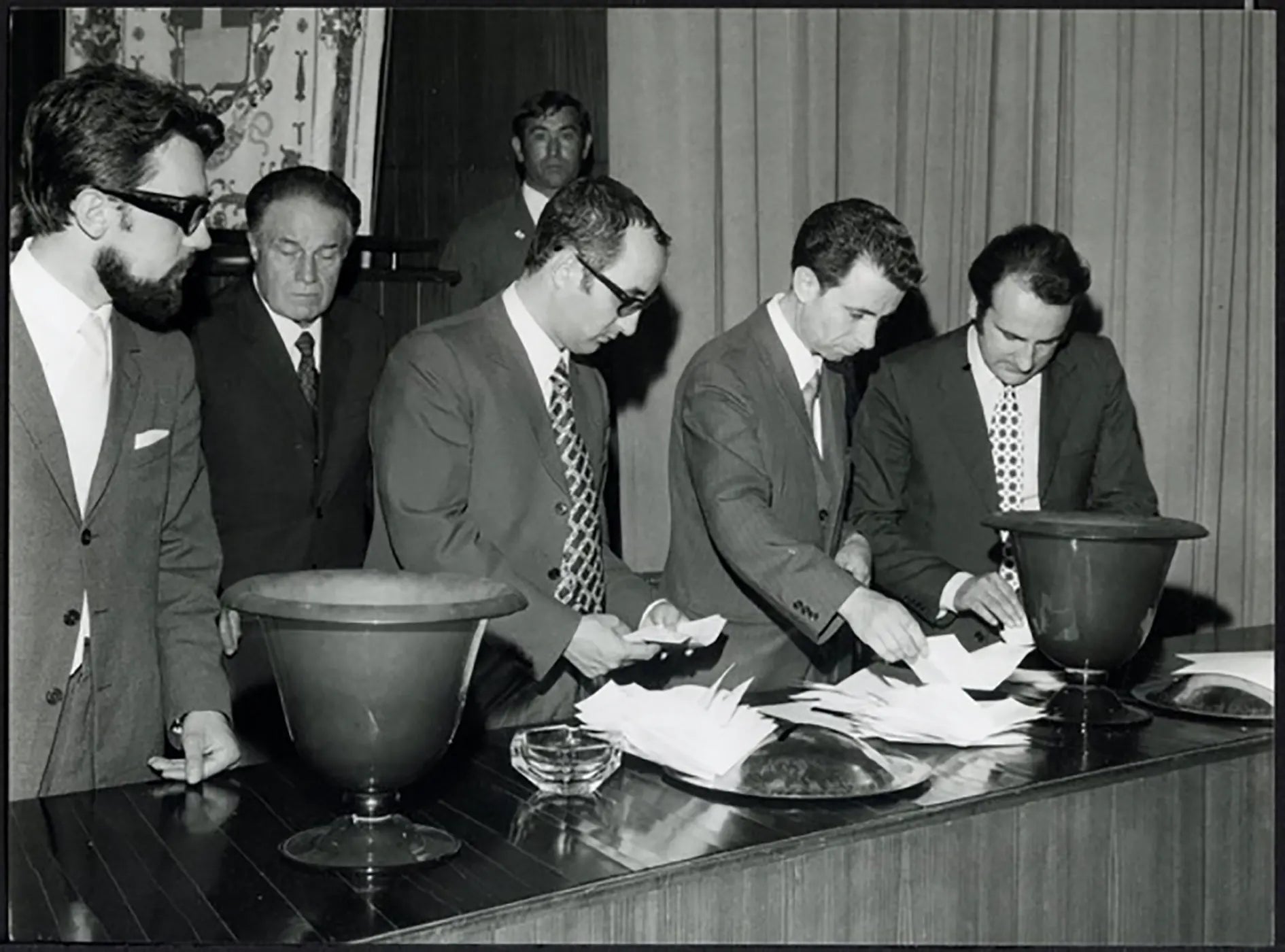 Votazione in Consiglio Regionale Milano 1970 Ft 37804 - Stampa 24x18 cm - Farabola Stampa ai sali d'argento