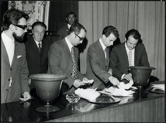 Votazione in Consiglio Regionale Milano 1970 Ft 37804 - Stampa 24x18 cm - Farabola Stampa ai sali d'argento
