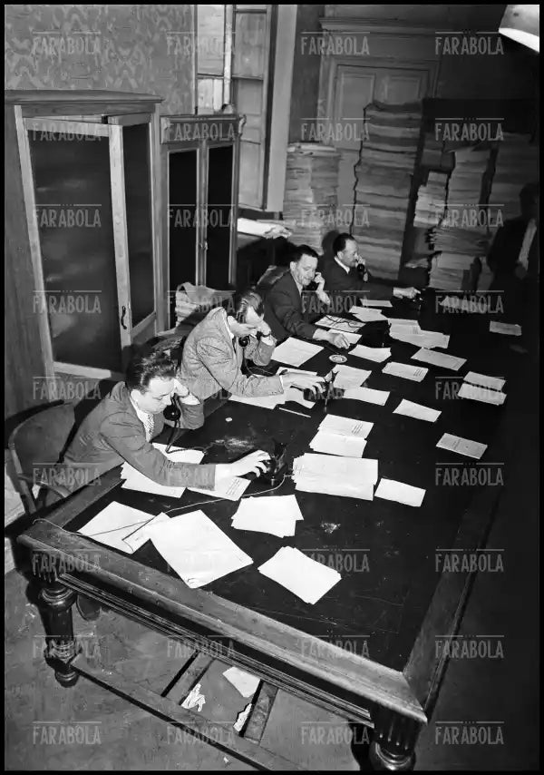 Votazioni per il Referendum Istituzionale, Milano, 1946 - Farabola Immagine digitale