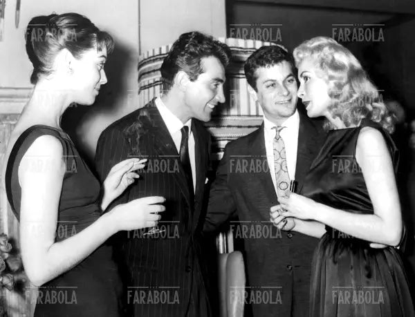 Walter Chiari, Elsa Martinelli, Tony Curtis e Janet Leigh, 1955 - Farabola Immagine digitale
