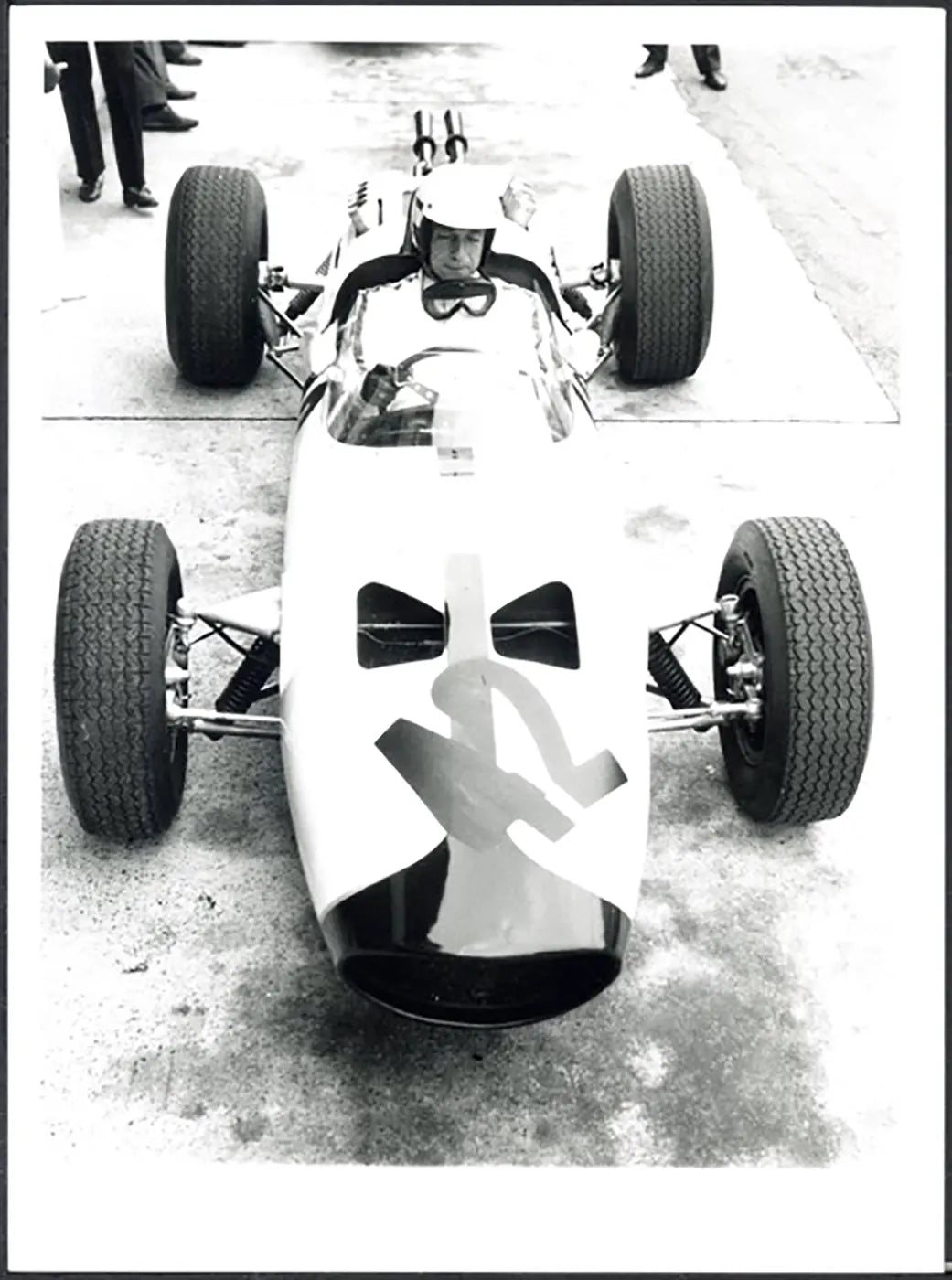 Yves Montand sul set di Grand Prix 1966 Ft 37879 - Stampa 24x18 cm - Farabola Stampa ai sali d'argento