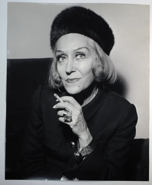 Gloria Swanson a Milano 1968 Ft 34876 - Stampa 30x24 cm - Farabola Stampa ai sali d'argento