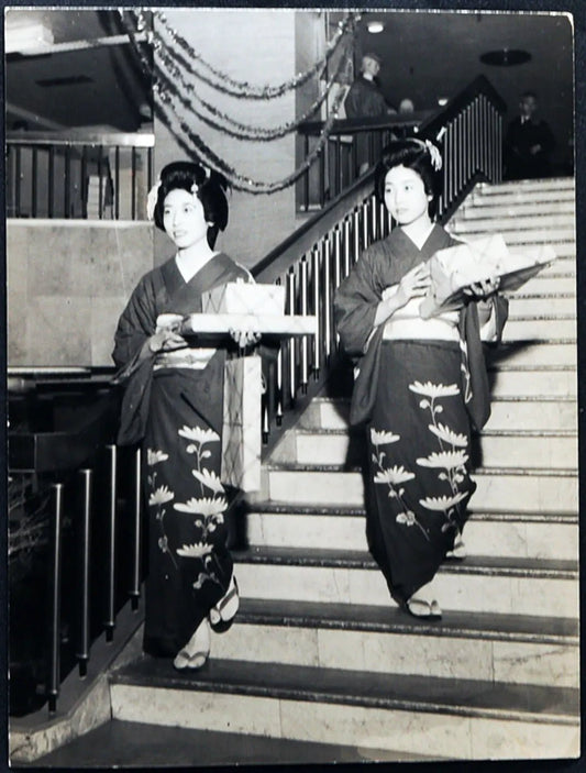 Giappone Geishe anni 60 Ft 1525 - Stampa 18x13 cm - Farabola Stampa ai sali d'argento