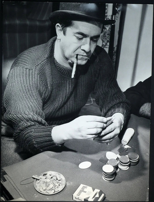 Giuseppe Di Stefano gioca a poker 1957 Ft 66 - Stampa 30x40 cm - Farabola Stampa ai sali d'argento