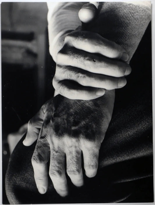 Le mani di Massimo Girotti Ft 34601 - Stampa 24x18 cm - Farabola Stampa ai sali d'argento