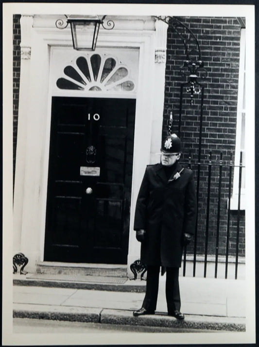 Londra Poliziotto a Downing Street Ft 1488 - Stampa 24x18 cm - Farabola Stampa ai sali d'argento