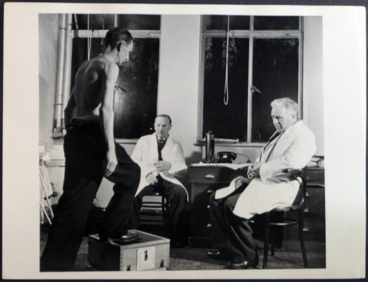 Paziente e medici 1950 Ft 1130 - Stampa 20x15 cm - Farabola Stampa ai sali d'argento