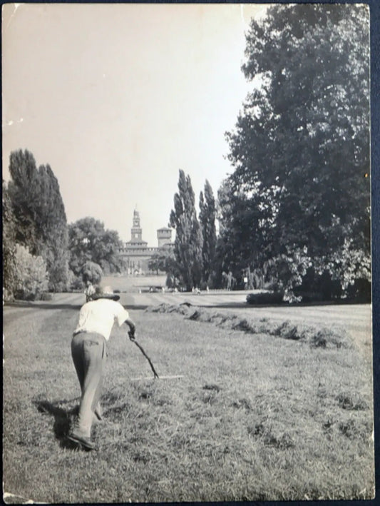 Castello Sforzesco Parco Milano anni 60 Ft 1265 - Stampa 24x18 cm - Farabola Stampa ai sali d'argento