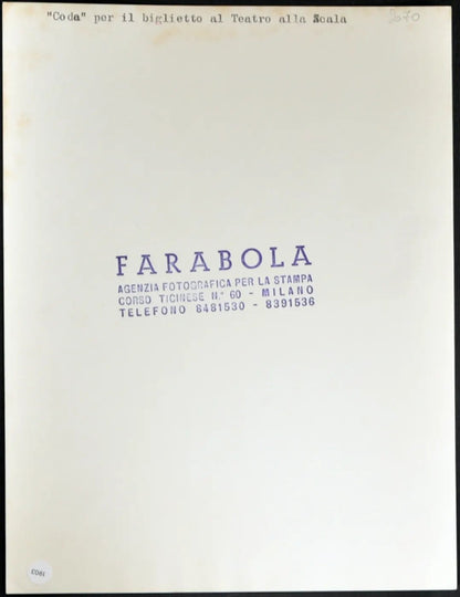 Coda al teatro alla Scala Milano anni 60 Ft 1903 - Stampa 24x18 cm - Farabola Stampa ai sali d'argento