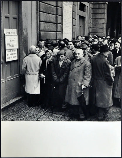 Coda al teatro alla Scala Milano anni 60 Ft 1903 - Stampa 24x18 cm - Farabola Stampa ai sali d'argento