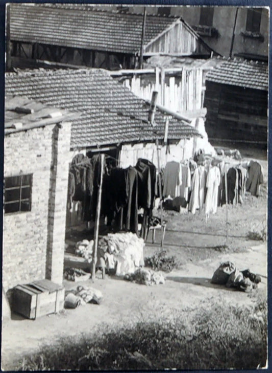 Cortile in Porta Romana Milano anni 60 Ft 1413 - Stampa 18x13 cm - Farabola Stampa ai sali d'argento