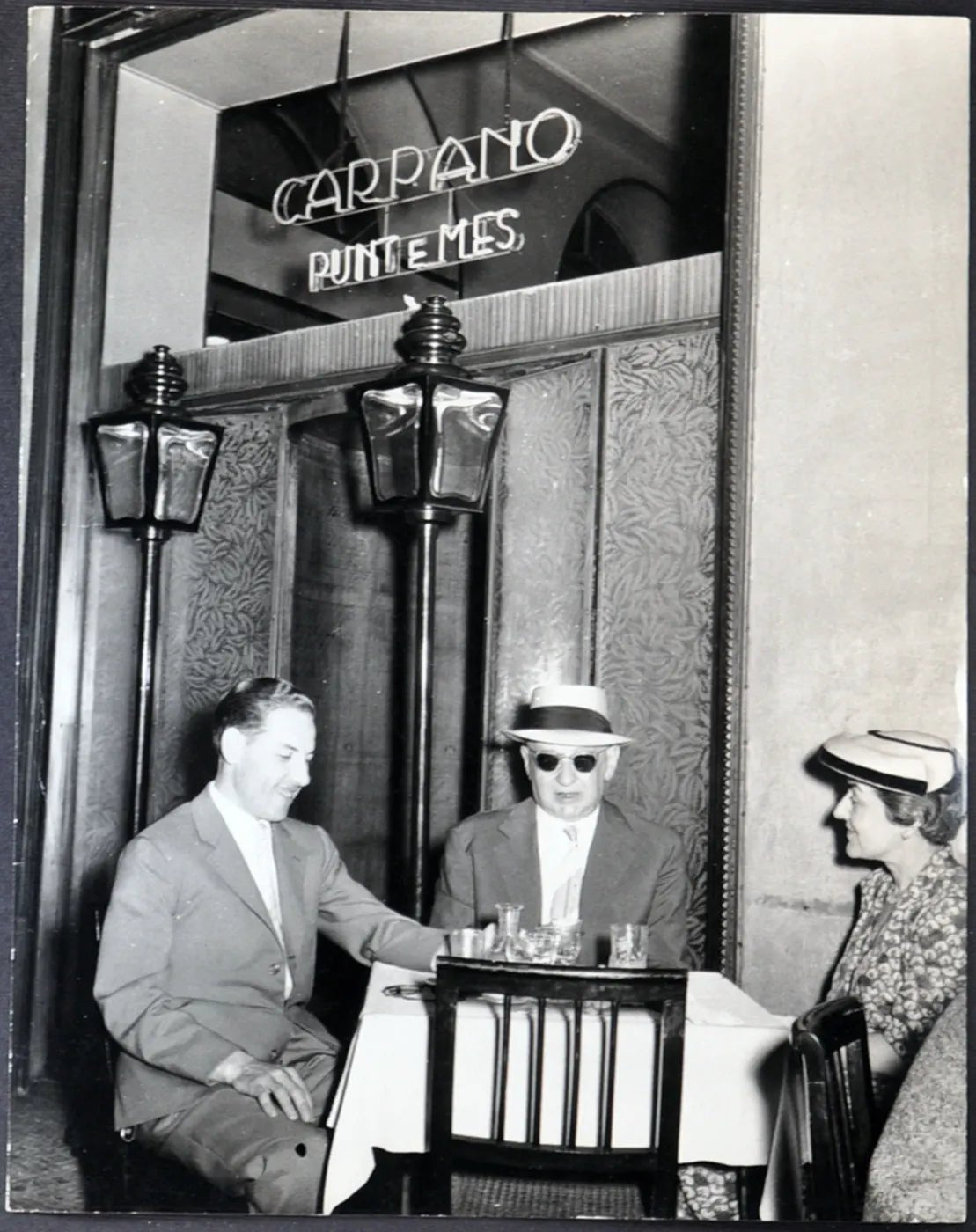 Ristorante Biffi Milano anni 70 Ft 1980 - Stampa 21x27 cm - Farabola Stampa ai sali d'argento