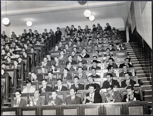 Studenti a Santa Marta Milano anni 60 Ft 1934 - Stampa 24x18 cm - Farabola Stampa ai sali d'argento