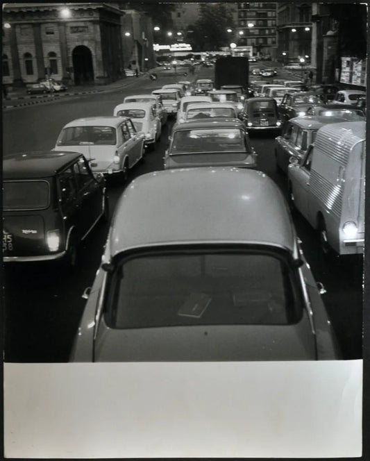 Traffico a Porta Venezia Milano anni 70 Ft 1784 - Stampa 21x27 cm - Farabola Stampa ai sali d'argento