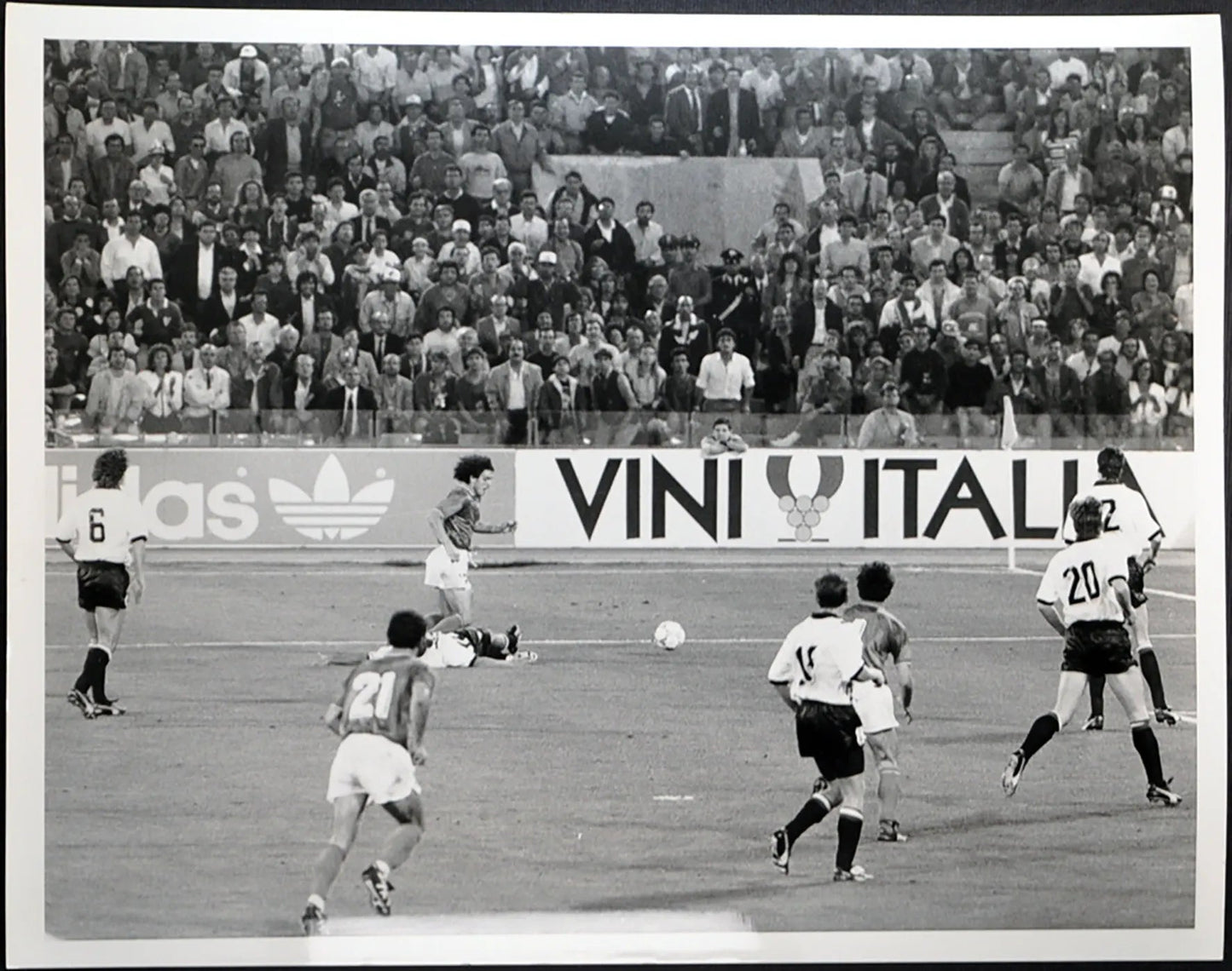 Mondiale di calcio 1990 Italia Austria Ft 2254 - Stampa 24x30 cm - Farabola Stampa ai sali d'argento