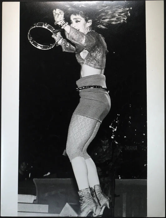 Madonna in concerto anni 80 Ft 347 - Stampa 24x37 cm - Farabola Stampa ai sali d'argento
