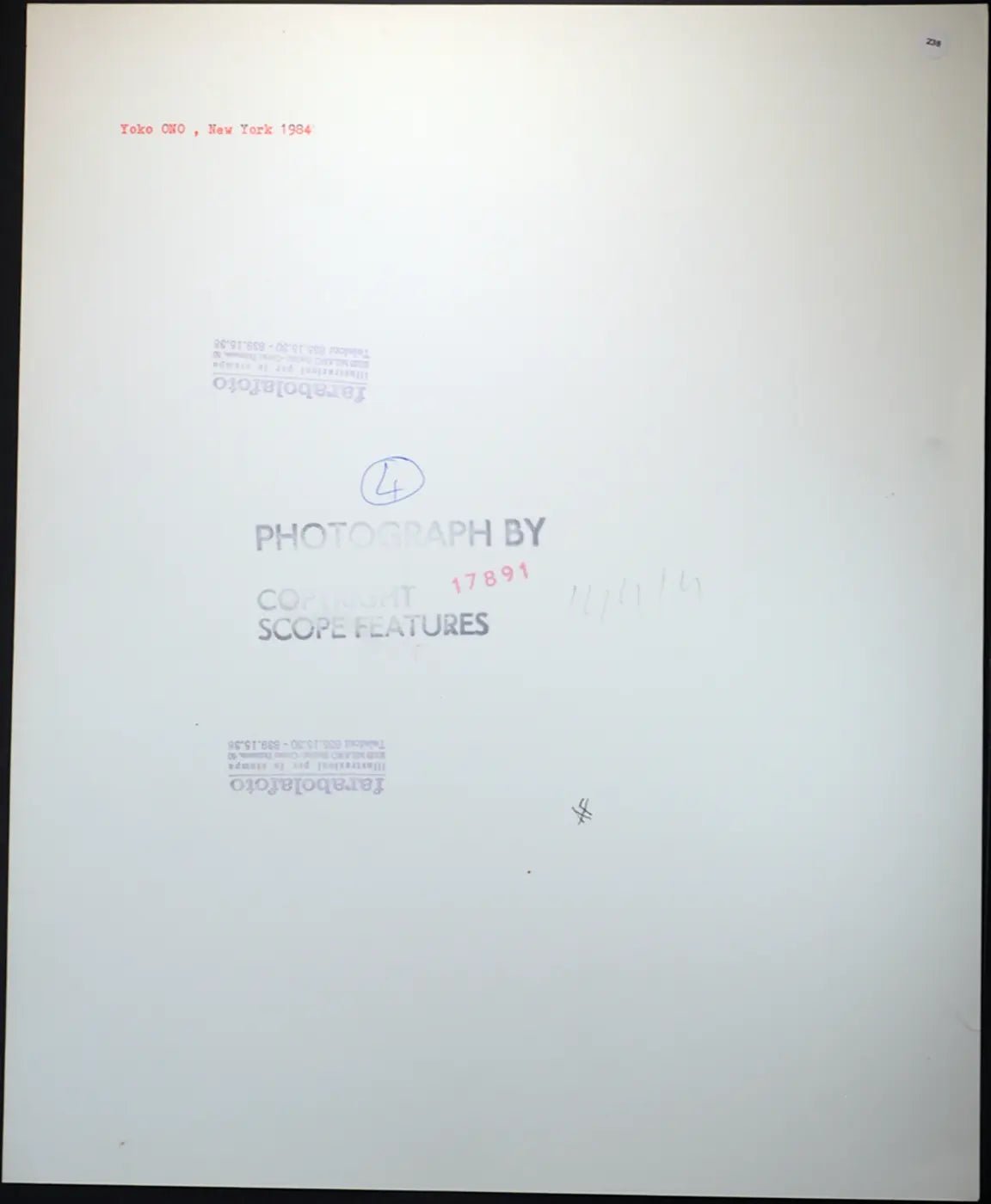 New York Yoko Ono 1984 Ft 238 - Stampa 27x37 cm - Farabola Stampa ai sali d'argento